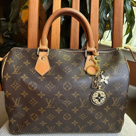 RUSTIC CLOVER BAG CHARM, Brown Black and Gold Tone Charms - Picture 4 of 7